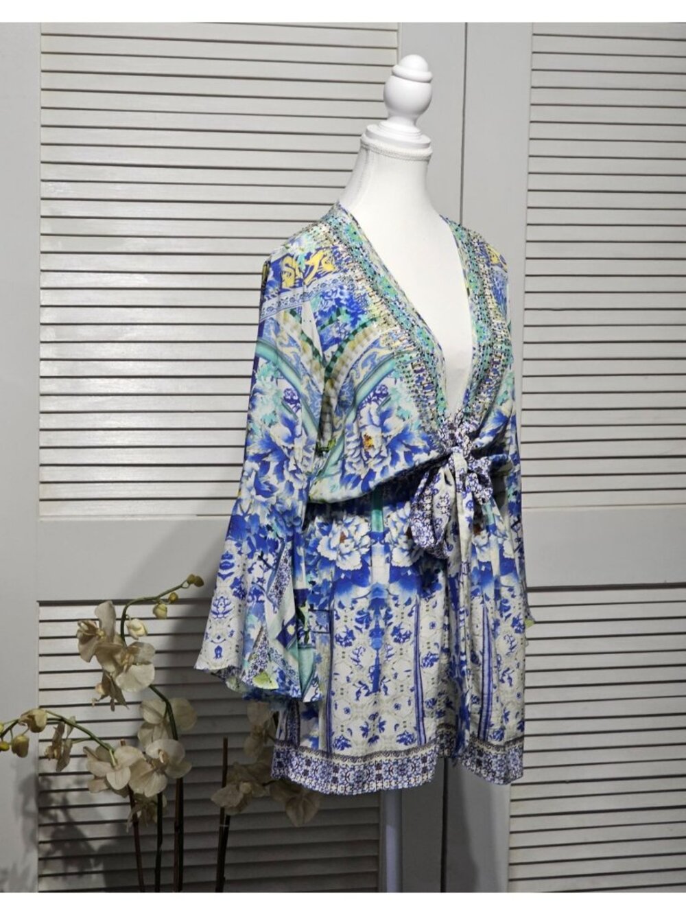 Camilla Women's Porcelain Paradise Wide Sleeve Tie Front Playsuit Size XS 3697 - Picture 3 of 14